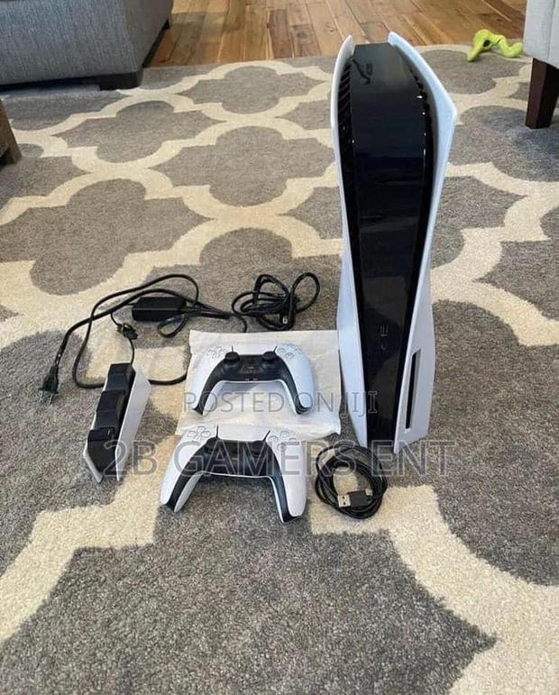 Ps5 Standard, 2 Pads, Dock - main view