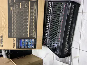 Yamaha MGP24X 24-Channel Mixing Console With DSP Effects