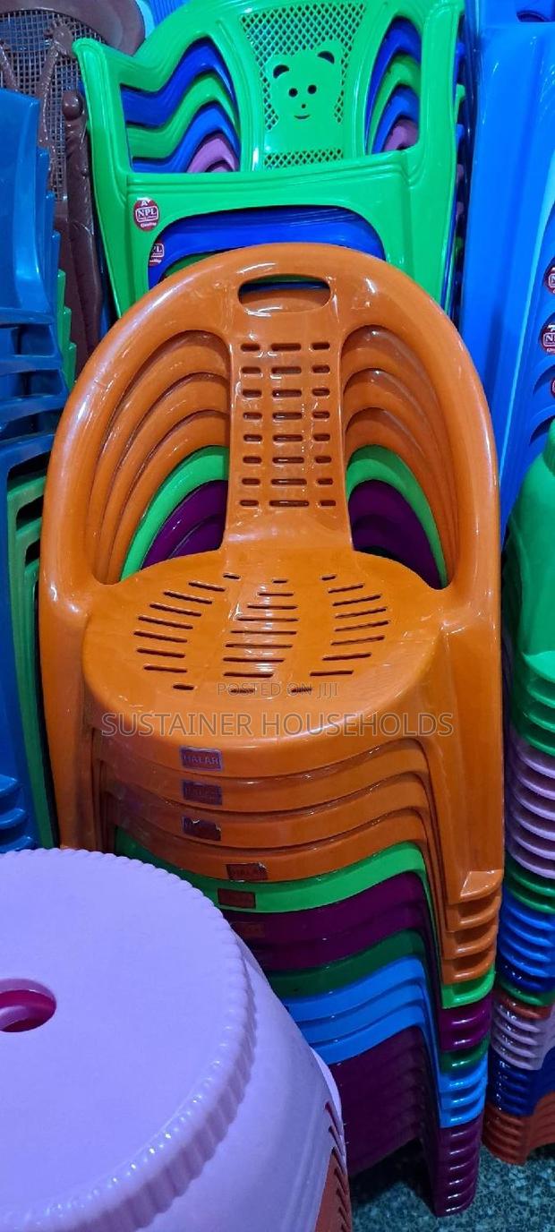 Relaxing Kids Plastic Chairs - main view