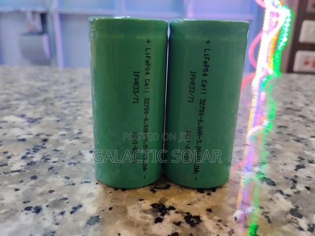 32700 Lithium Batteries - main view