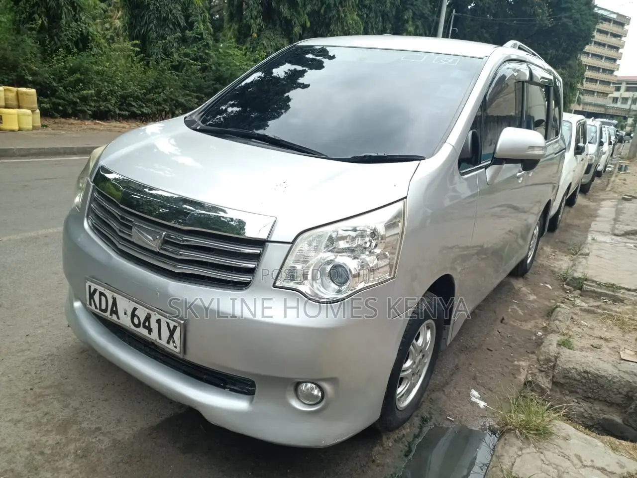 Noah 7 Seater Self Drives