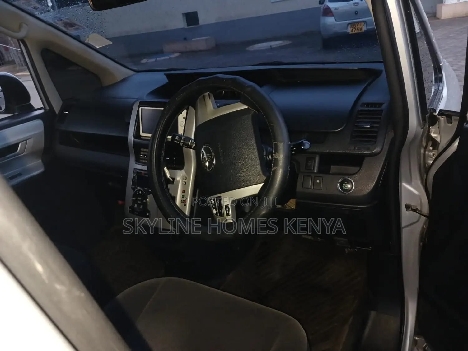Noah 7 Seater Self Drives