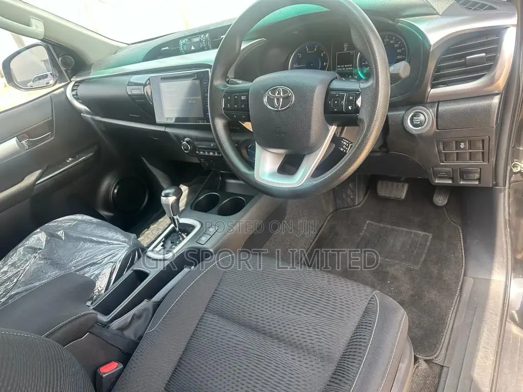 Toyota Hilux Revo Double Cab Deisel 2.8 AWD 2016 Black
