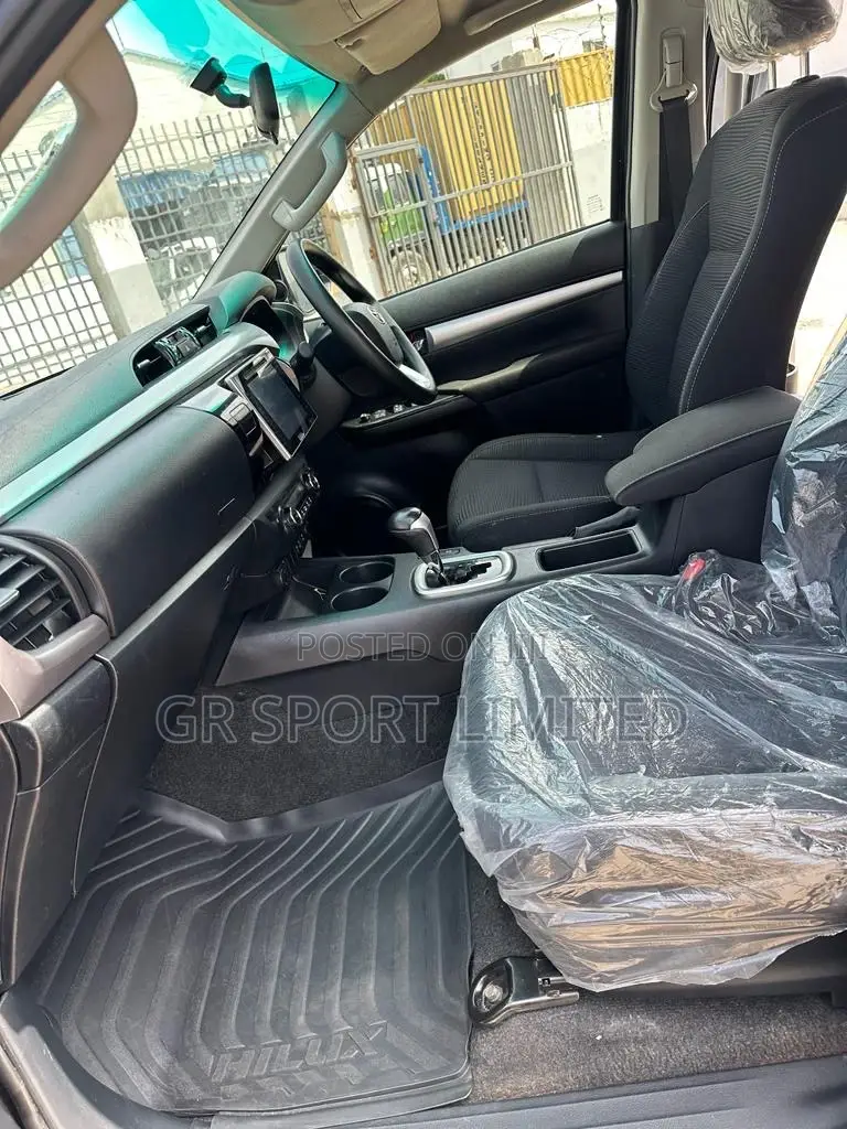 Toyota Hilux Revo Double Cab Deisel 2.8 AWD 2016 Black
