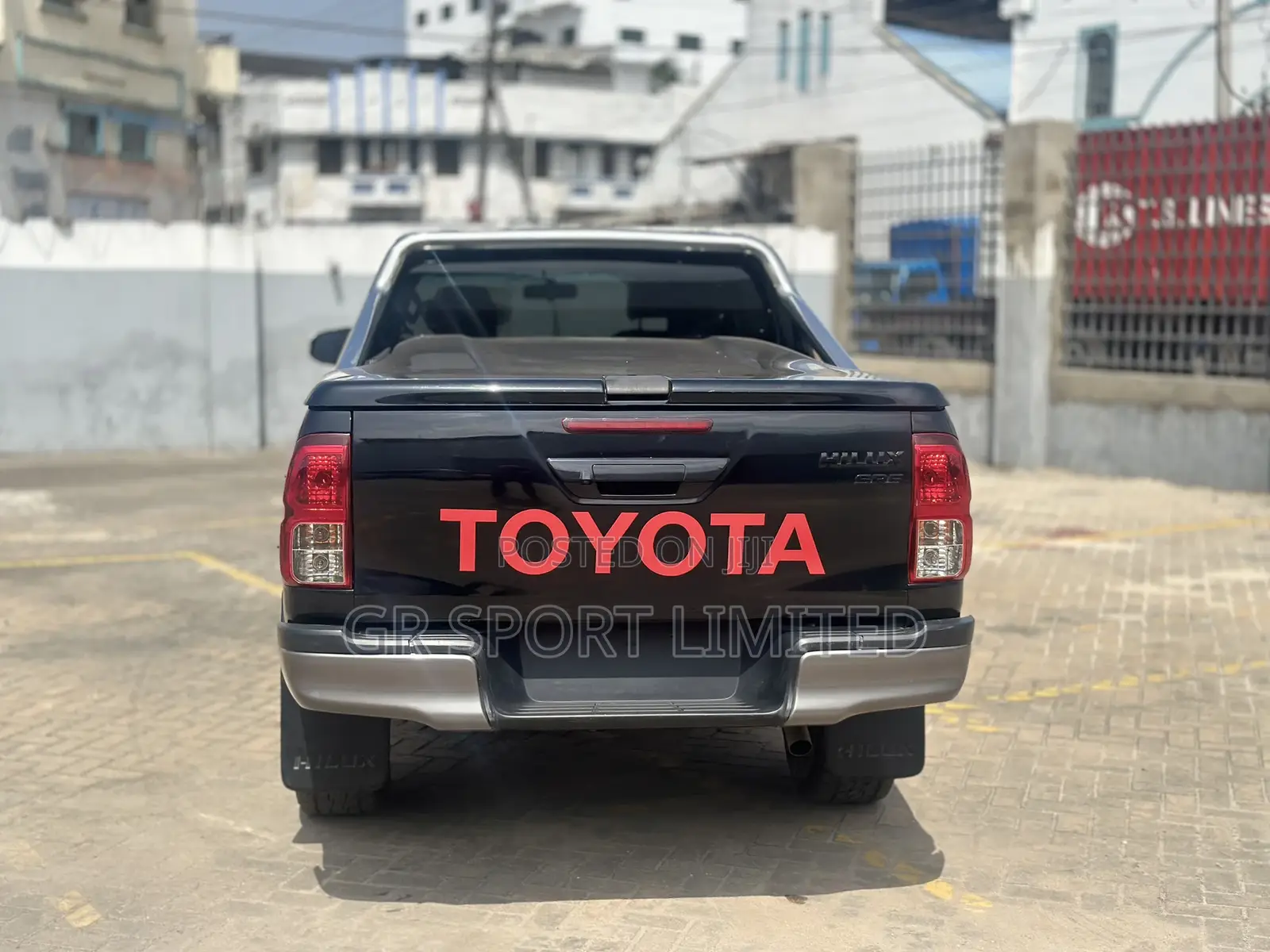 Toyota Hilux Revo Double Cab Deisel 2.8 AWD 2016 Black