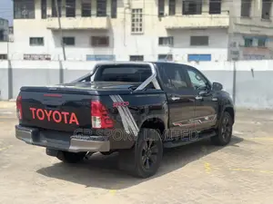 Toyota Hilux Revo Double Cab Deisel 2.8 AWD 2016 Black