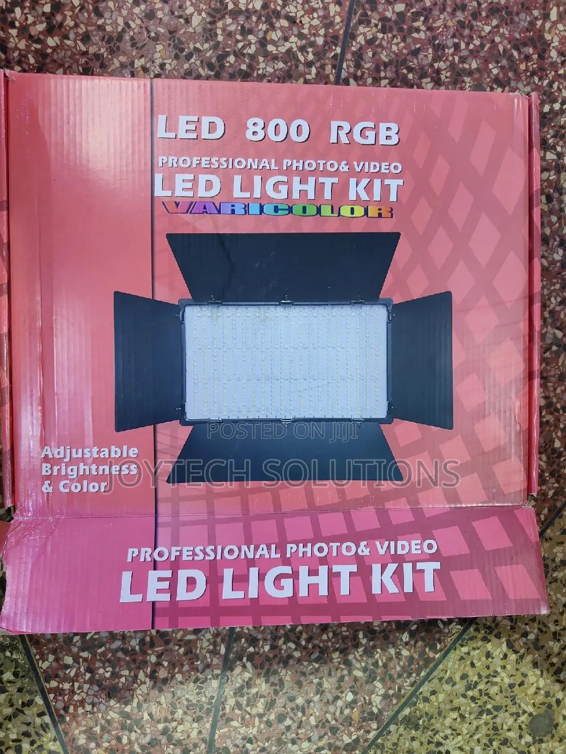 RGB Led 800+. Stand Two Batteries , Charger, Remote, Ac Adpt