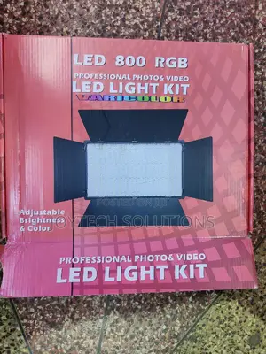 RGB Led 800+. Stand Two Batteries , Charger, Remote, Ac Adpt