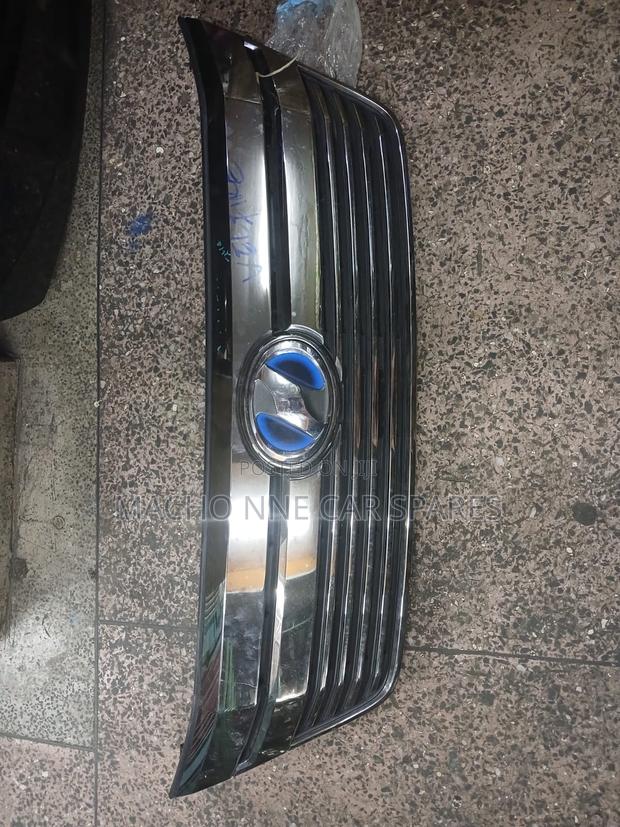 Toyota Vellfire 2012 Grill - main view