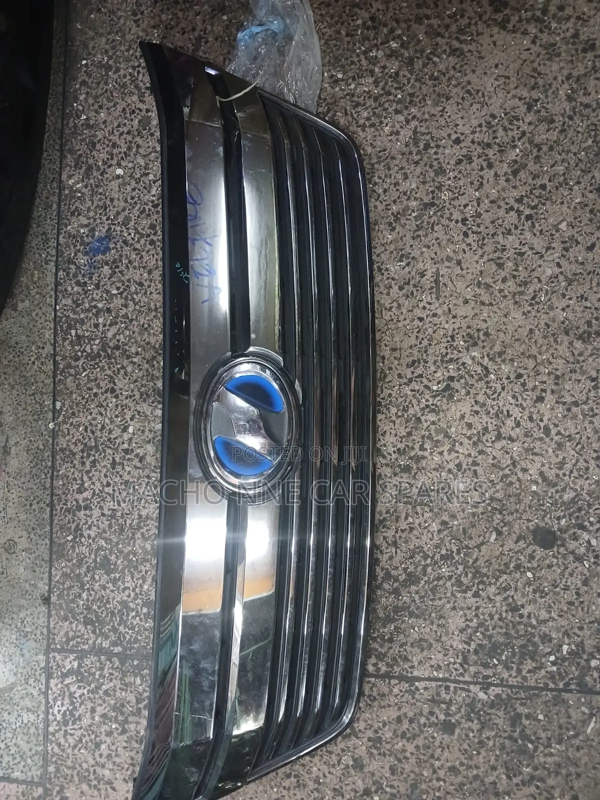 Toyota Vellfire 2012 Grill
