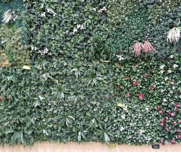 Artificial Green Wall Hedges - thumbnail 2