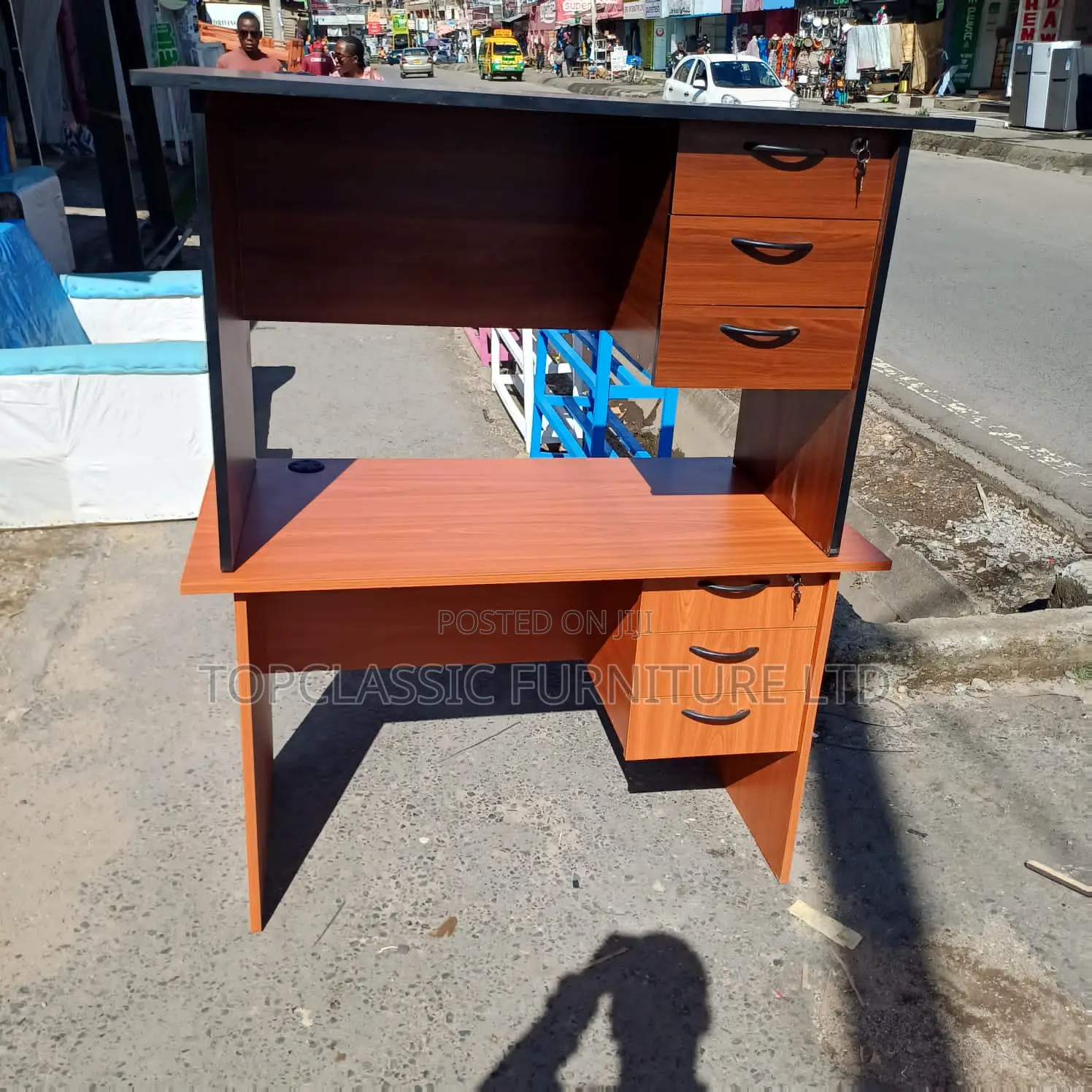 QUALITY OFFICE DESKS Available (Payment on Delivery)