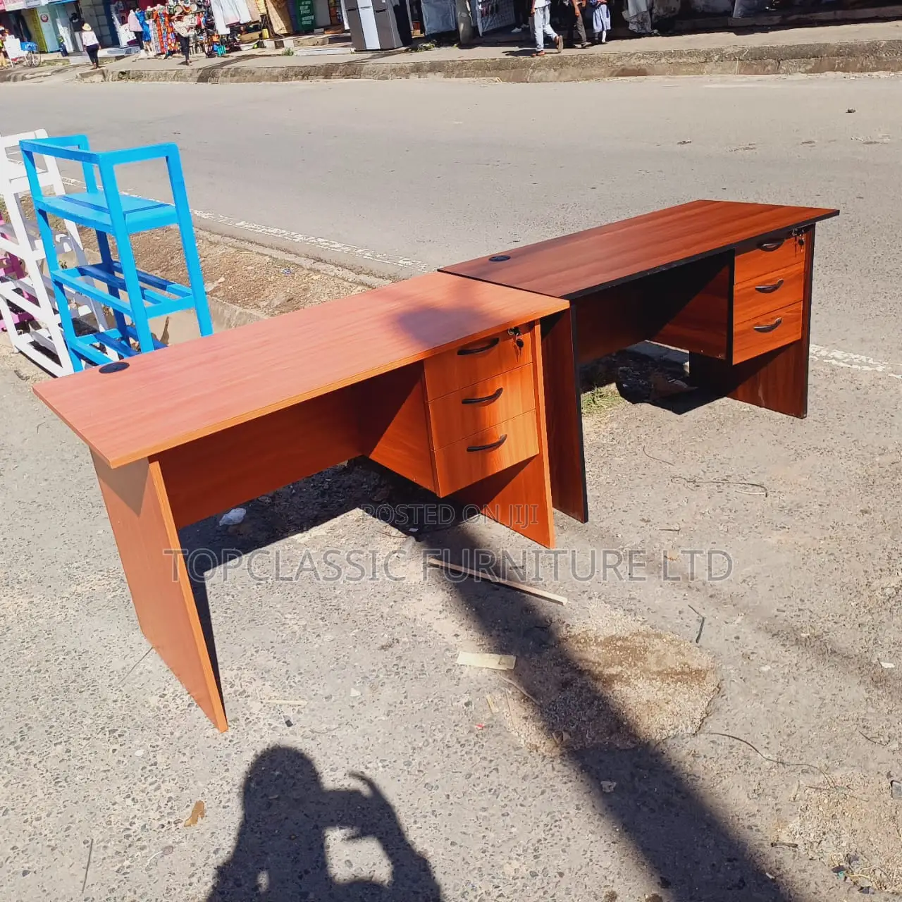 QUALITY OFFICE DESKS Available (Payment on Delivery)