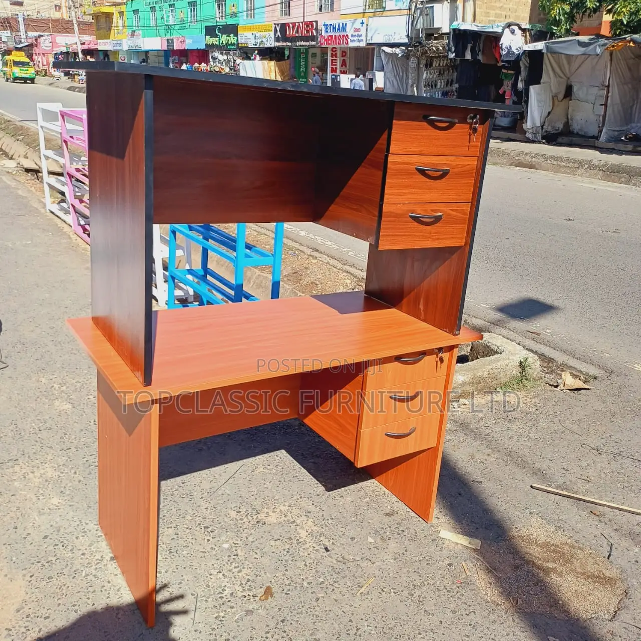 QUALITY OFFICE DESKS Available (Payment on Delivery)