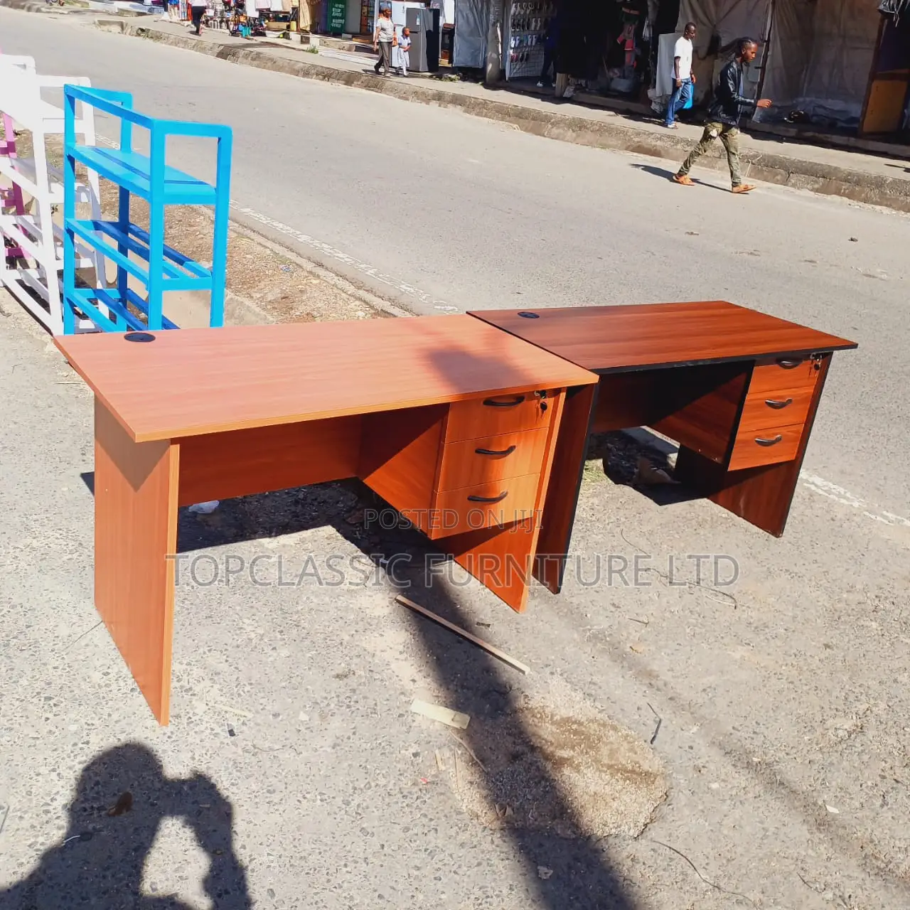 QUALITY OFFICE DESKS Available (Payment on Delivery)