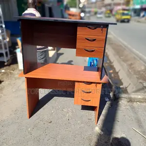 QUALITY OFFICE DESKS Available (Payment on Delivery)