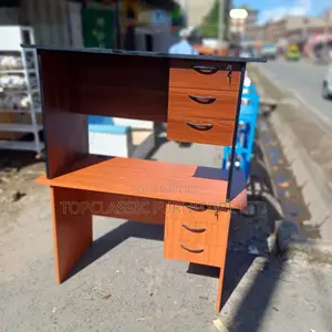 QUALITY OFFICE DESKS Available (Payment on Delivery)