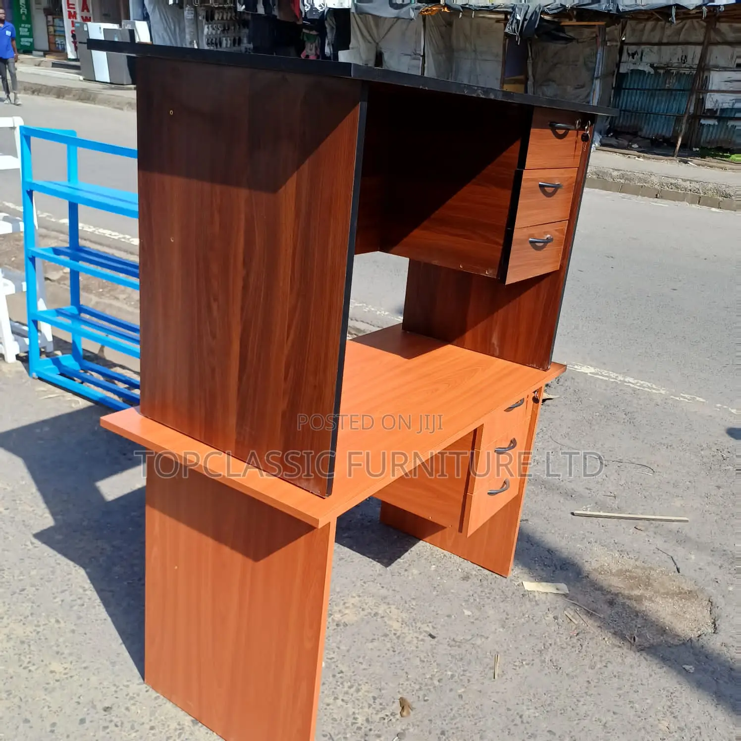 QUALITY OFFICE DESKS Available (Payment on Delivery)