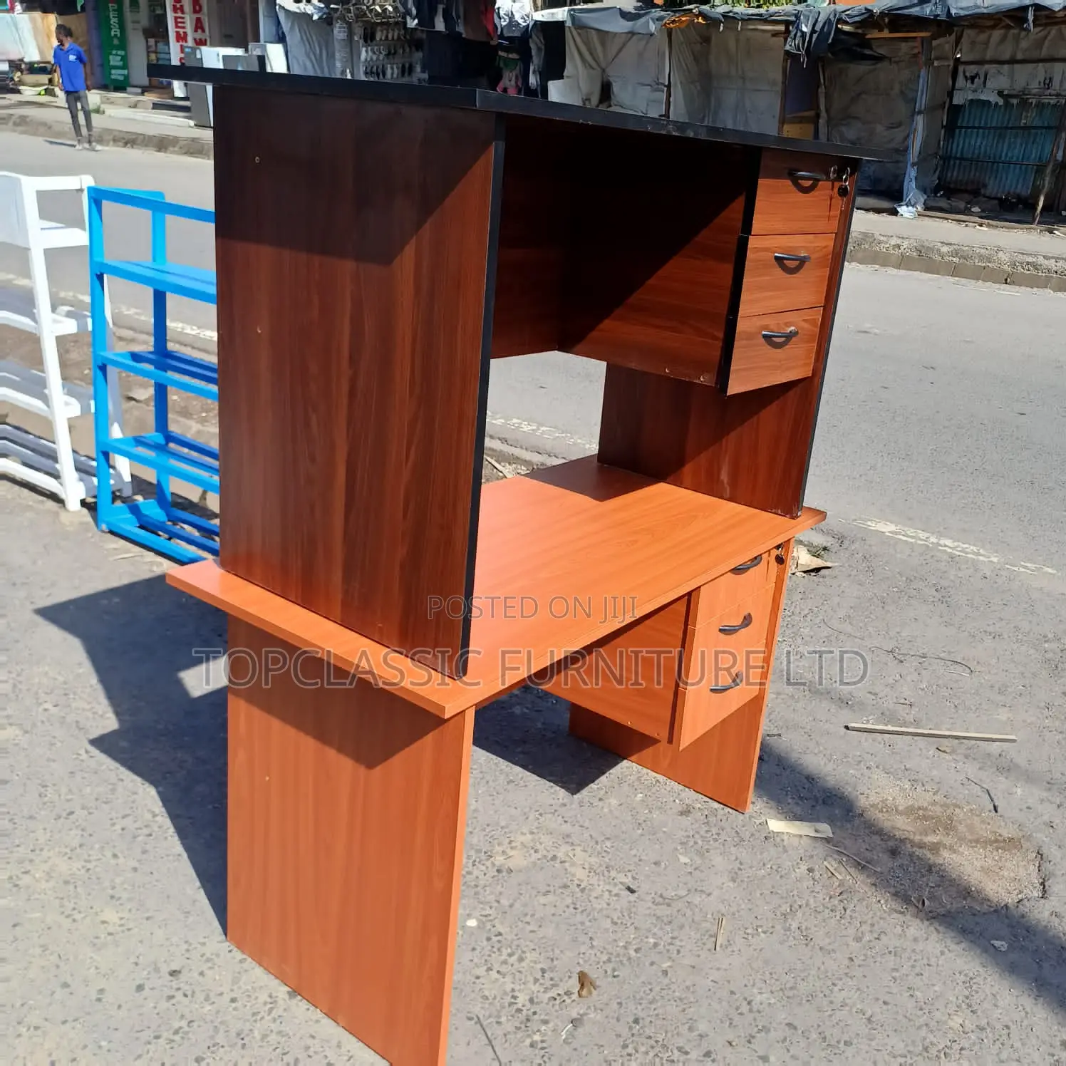 QUALITY OFFICE DESKS Available (Payment on Delivery)