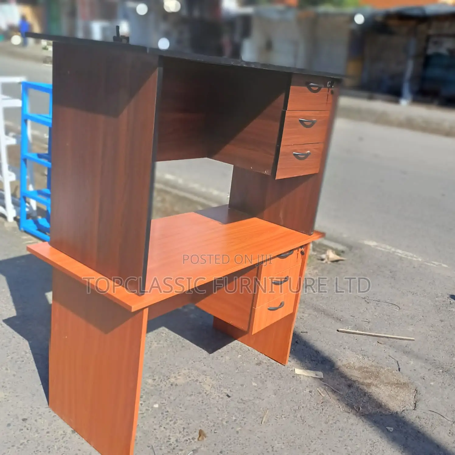 QUALITY OFFICE DESKS Available (Payment on Delivery)