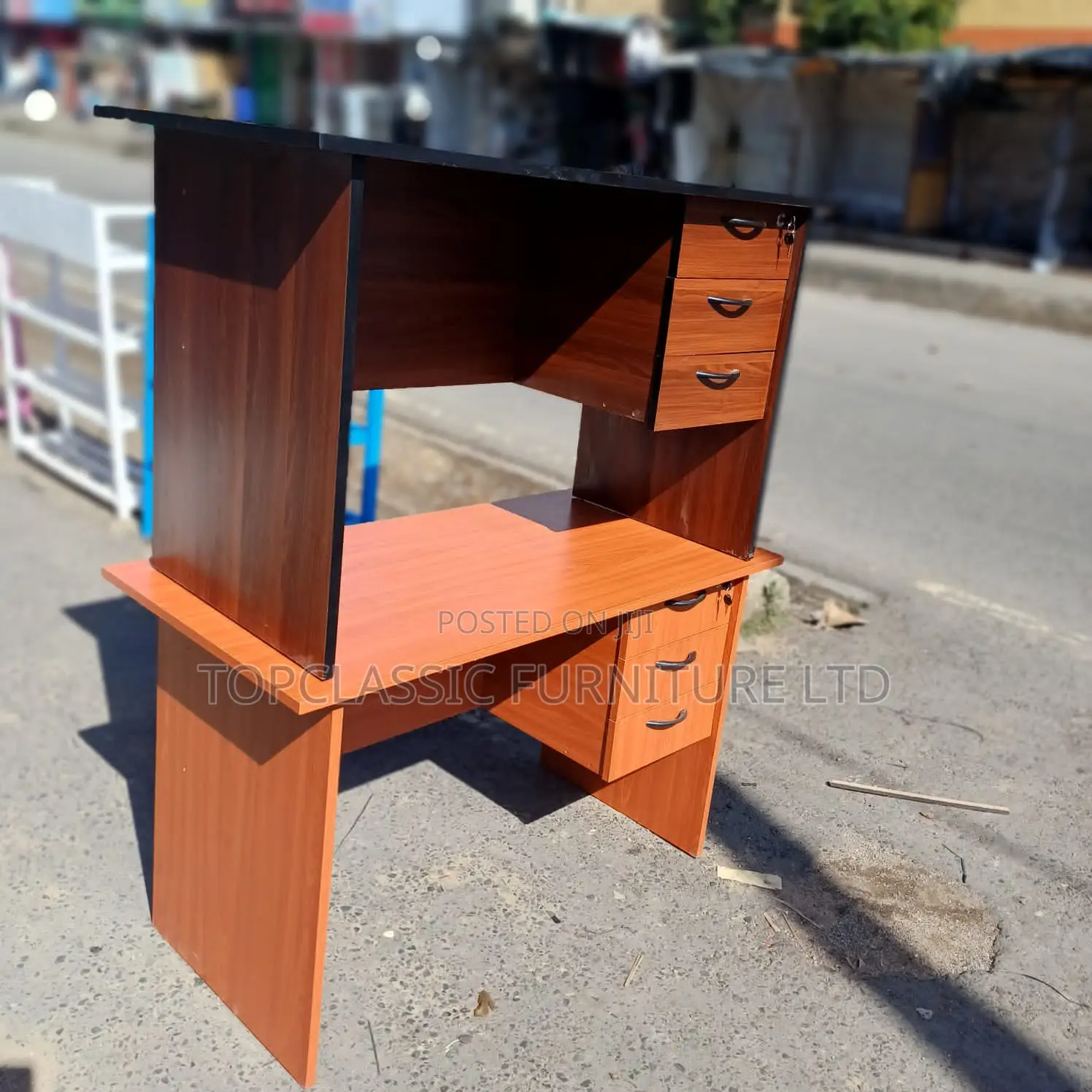 QUALITY OFFICE DESKS Available (Payment on Delivery)