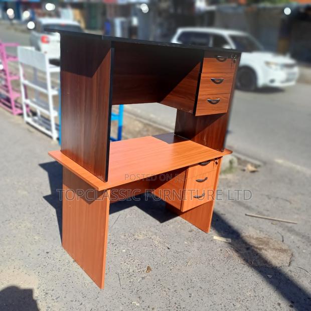QUALITY OFFICE DESKS Available (Payment on Delivery)