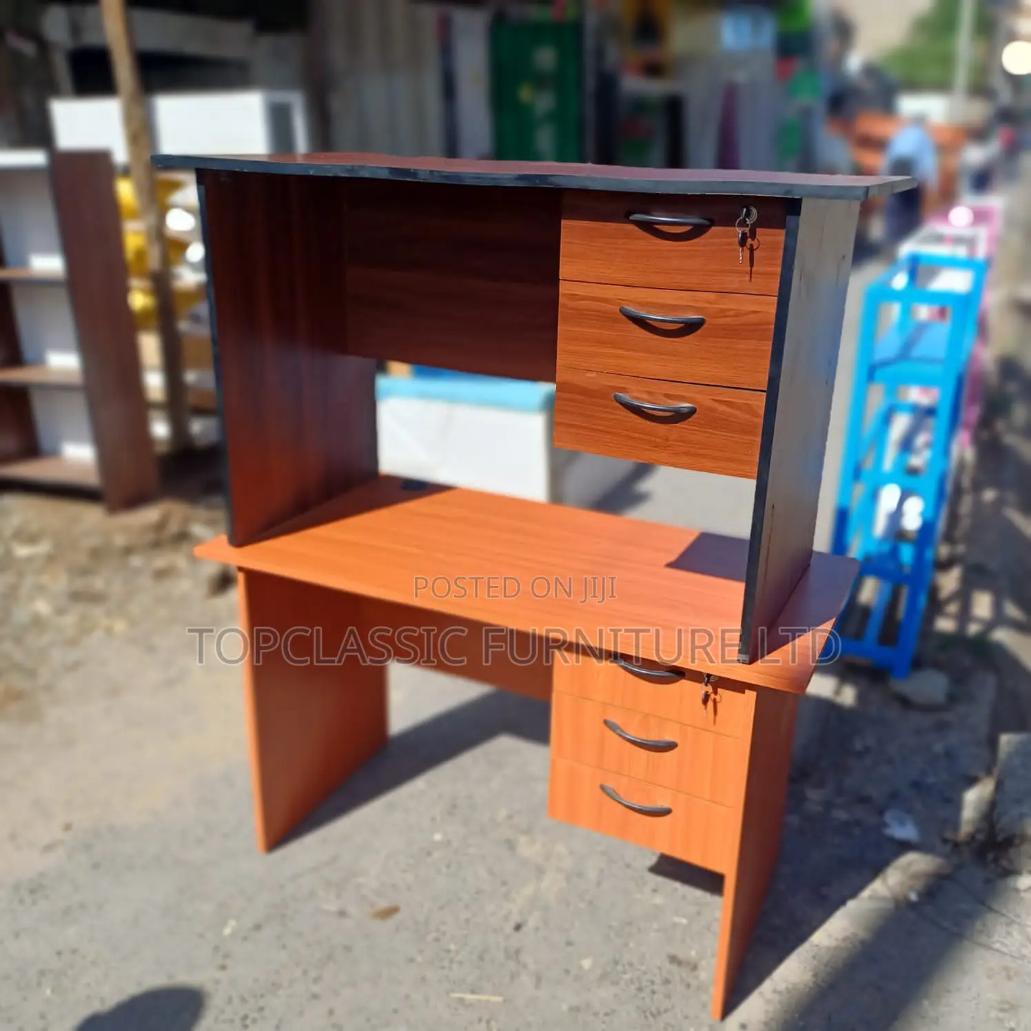 QUALITY OFFICE DESKS Available (Payment on Delivery)