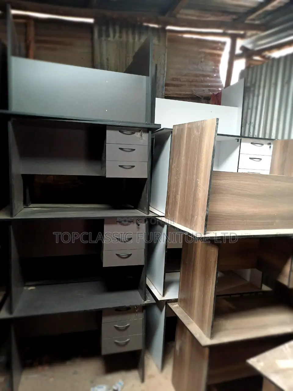 QUALITY OFFICE DESKS Available (Payment on Delivery)