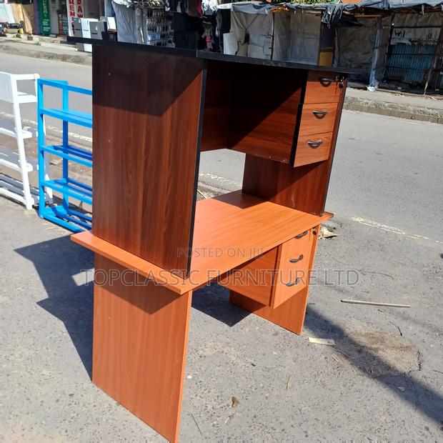 QUALITY OFFICE DESKS Available (Payment on Delivery)