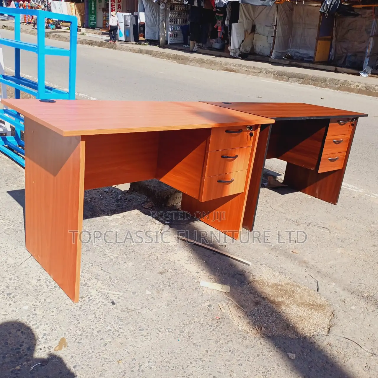 QUALITY OFFICE DESKS Available (Payment on Delivery)
