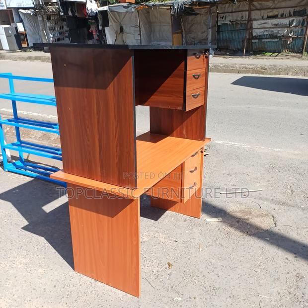 QUALITY OFFICE DESKS Available (Payment on Delivery)