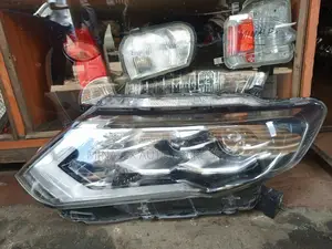 Headight Nissan Xtrail Nt32 2018 Model Zenon Type