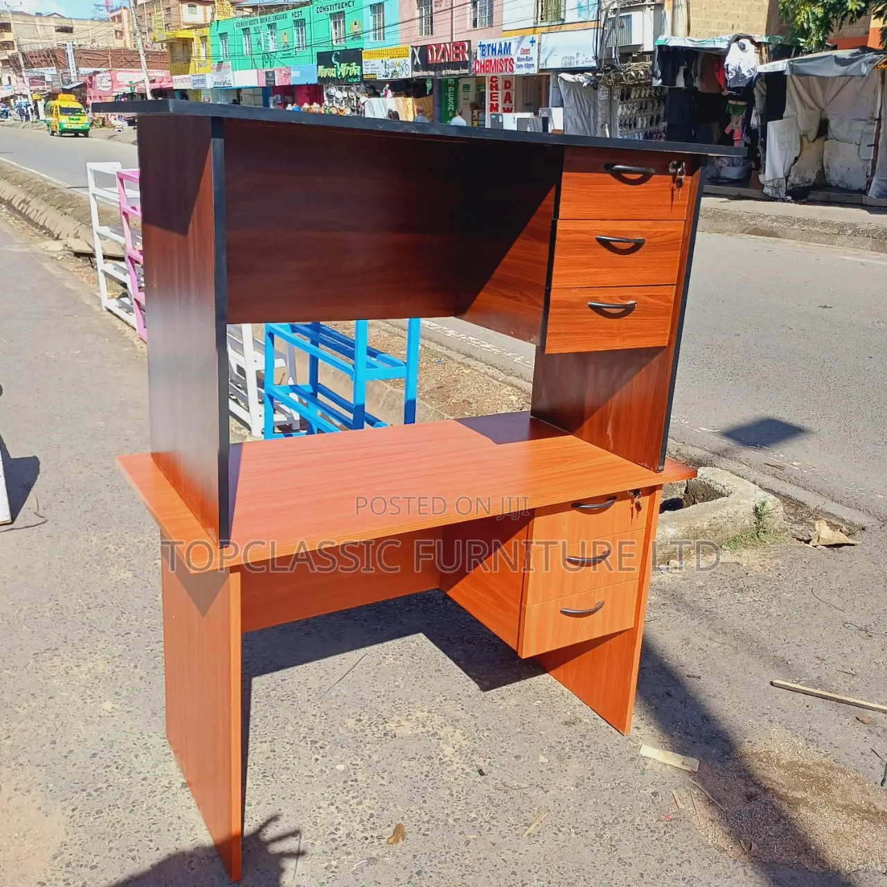 QUALITY OFFICE DESKS Available (Payment on Delivery)