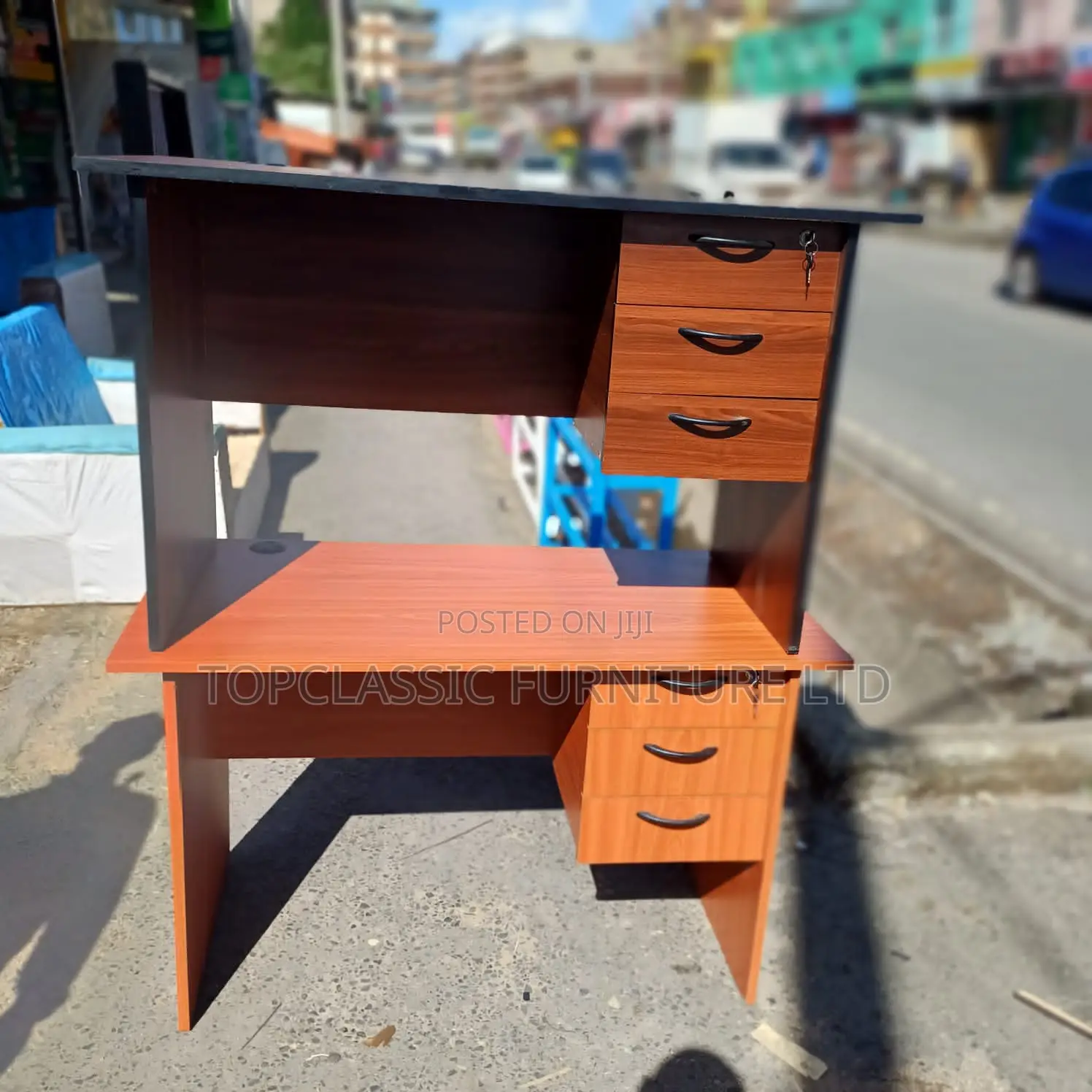 QUALITY OFFICE DESKS Available (Payment on Delivery)