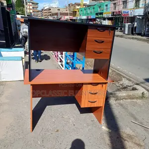 QUALITY OFFICE DESKS Available (Payment on Delivery)