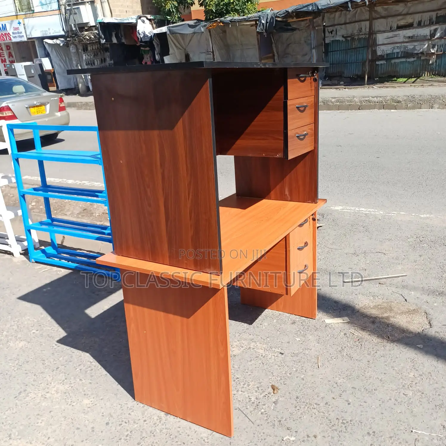 QUALITY OFFICE DESKS Available (Payment on Delivery)