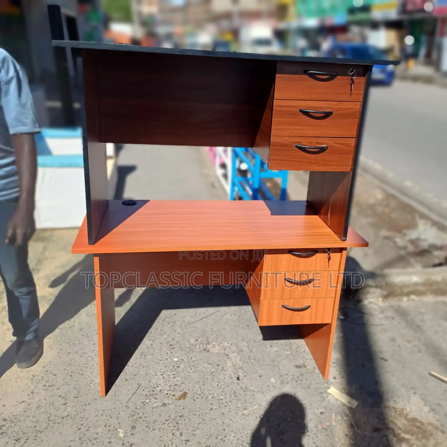 QUALITY OFFICE DESKS Available (Payment on Delivery)