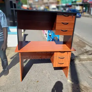 QUALITY OFFICE DESKS Available (Payment on Delivery)