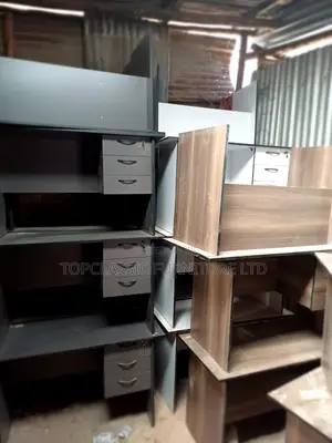 QUALITY OFFICE DESKS Available (Payment on Delivery)