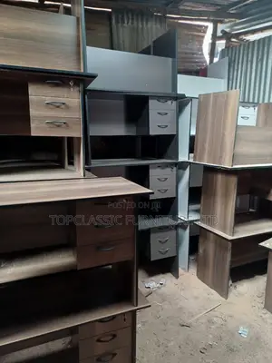 QUALITY OFFICE DESKS Available (Payment on Delivery)