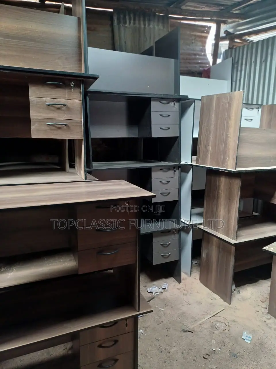 QUALITY OFFICE DESKS Available (Payment on Delivery)
