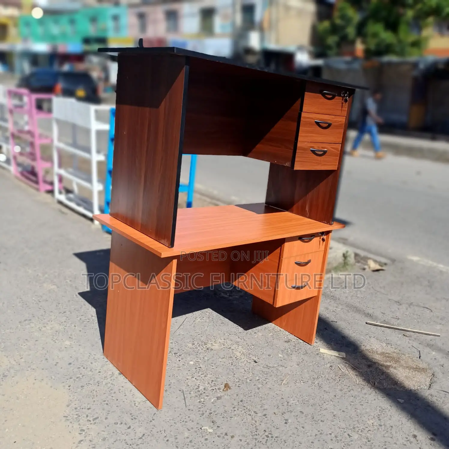 QUALITY OFFICE DESKS Available (Payment on Delivery)