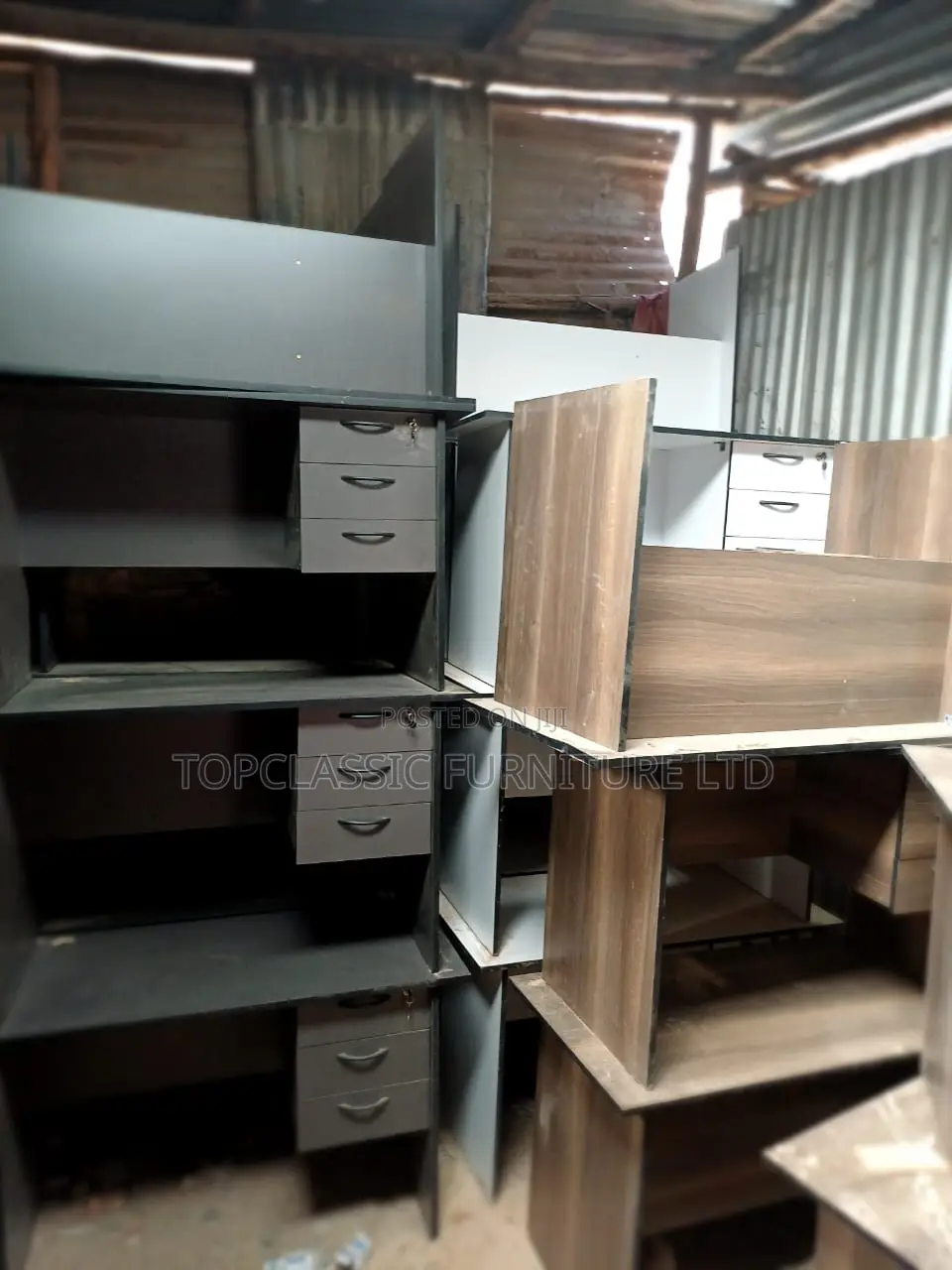 QUALITY OFFICE DESKS Available (Payment on Delivery)
