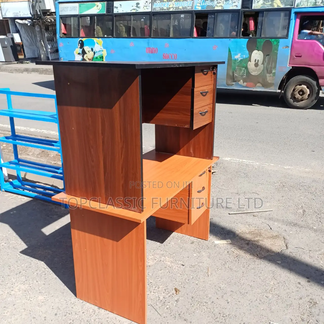 QUALITY OFFICE DESKS Available (Payment on Delivery)