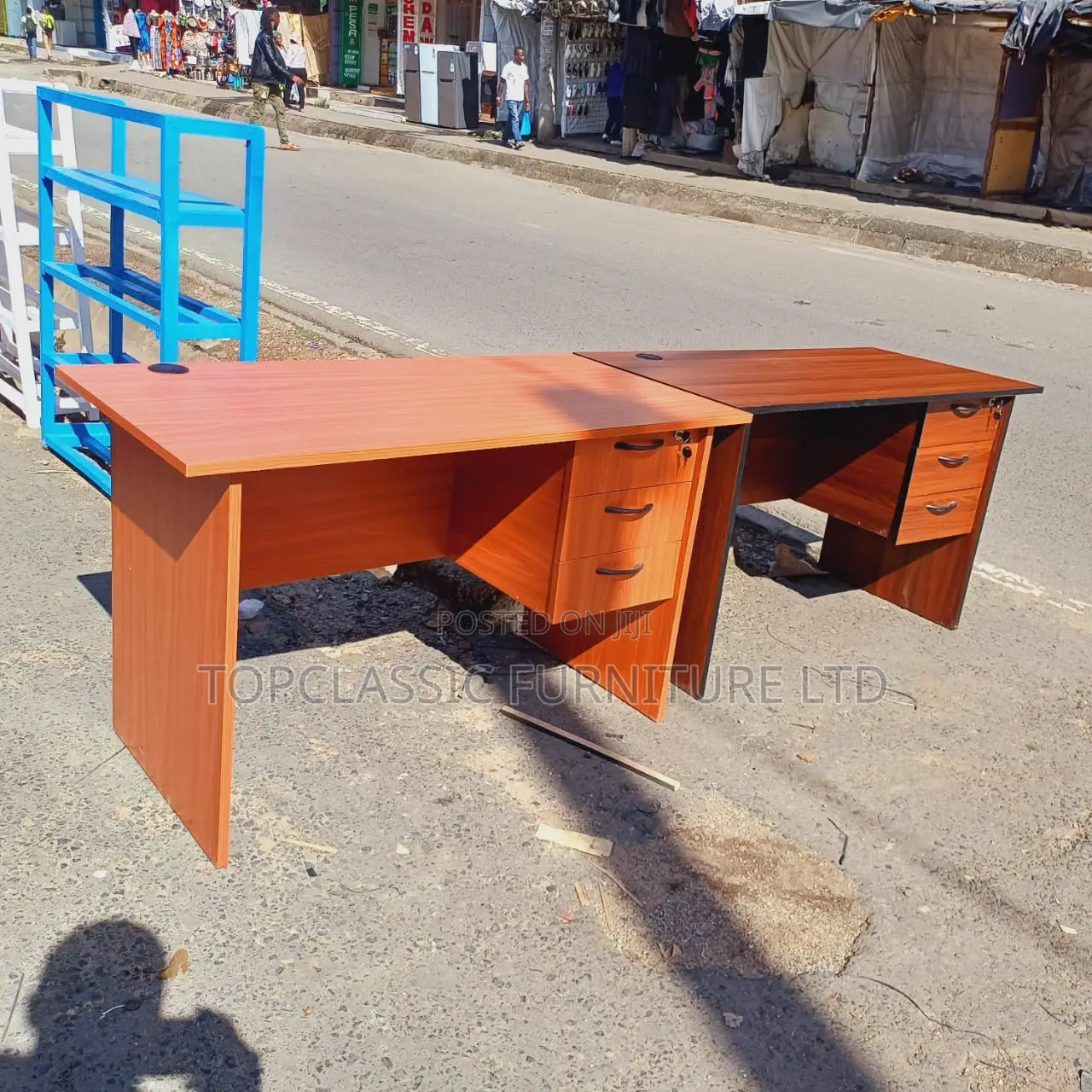 QUALITY OFFICE DESKS Available (Payment on Delivery)