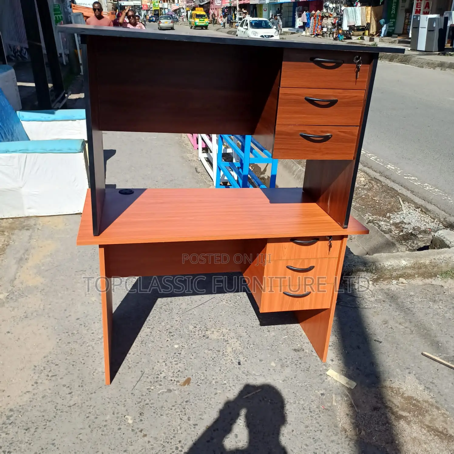 QUALITY OFFICE DESKS Available (Payment on Delivery)