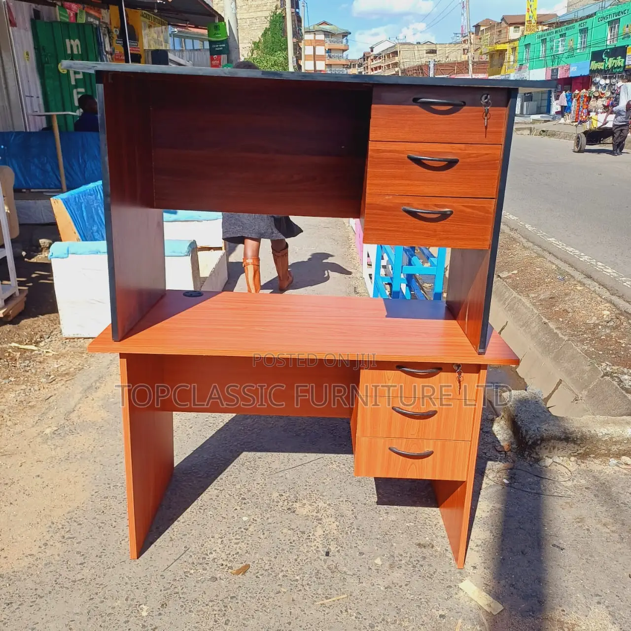 QUALITY OFFICE DESKS Available (Payment on Delivery)