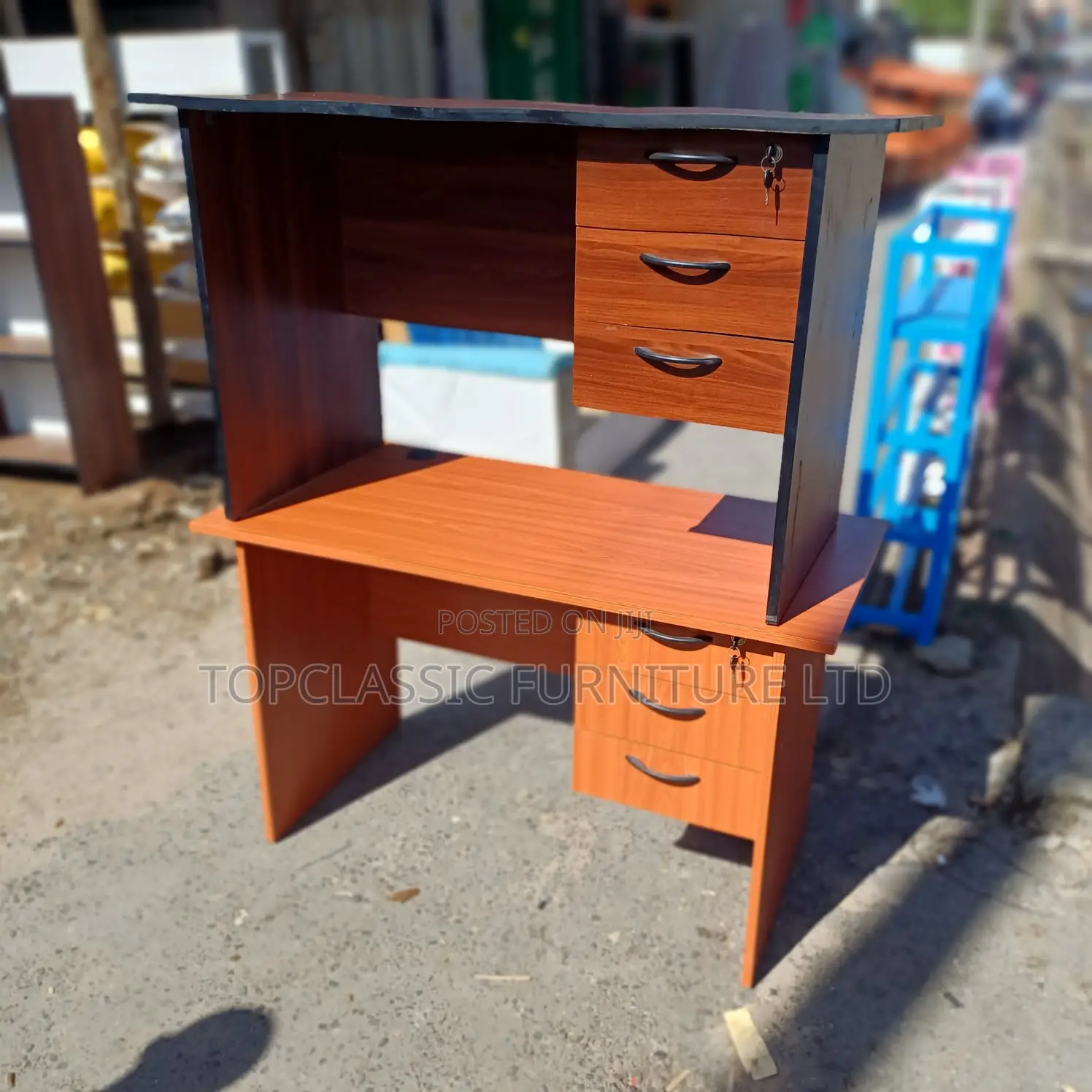 QUALITY OFFICE DESKS Available (Payment on Delivery)
