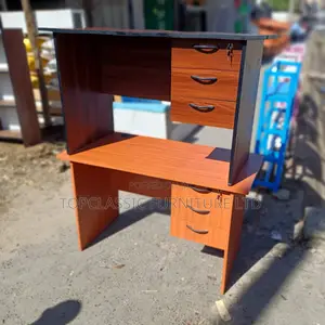 QUALITY OFFICE DESKS Available (Payment on Delivery)
