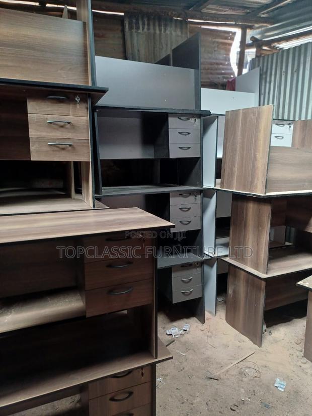 QUALITY OFFICE DESKS Available (Payment on Delivery)